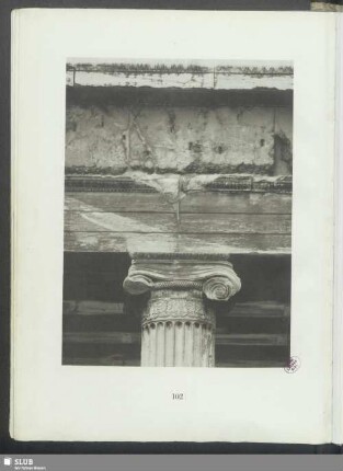 Kapitell und Gebälk der östlichen Mittelsäule