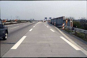 Einfahrt in Nebenfahrbahn Ost (Heilbronn Richtung AK Mannheim) von Hauptfahrbahn Ost (Heilbronn Richtung AK Mannheim)