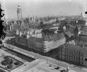 Leipzig, Stadtansicht : Leipzig. Blick vom Dach des Reichsgerichtes über die Stadt zum Neuen Rathaus