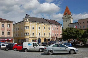 Freistadt - Altstadtansicht : Marktplatz und Turm des Schlosses in Freistadt, Oberösterreich, aufgenommen 2006