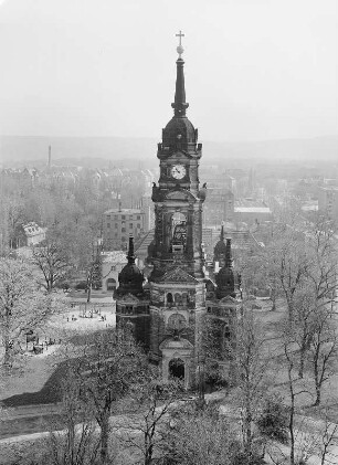 Dresden-Johannstadt. Trinitatiskirche (1891-1894, K. Barth). Blick vom Hochhaus, Gerokstraße, gegen die Westseite