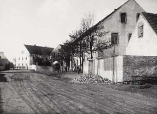 Peritz. Dorfstraße mit Gehöften