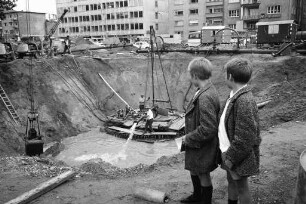 Bau eines unterirdischen Entwässerungs-Pumpwerks am Karlstor zur Entwässerung einer künftigen Fußgängerunterführung