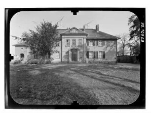 Liepen (Neetzow-Liepen). Schloss. Eingangsfront