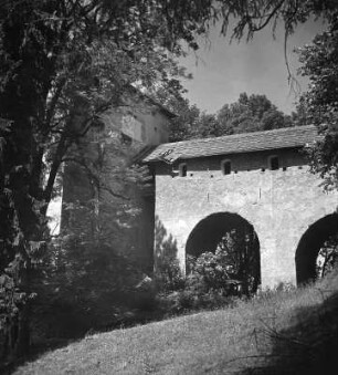 Köttmannsdorf. Burg Hollenburg (Ersterwähnung 1142, Umbau 1501/1700). Nebengebäude