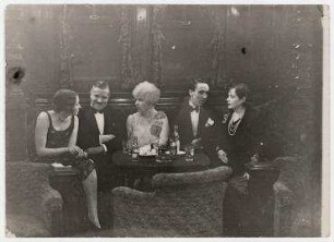Auf der "Mauretania". Passagiere im Rauchsalon
