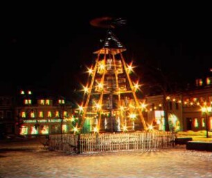 Marienberg, Marktplatz mit Pyramide, Silvester 1995