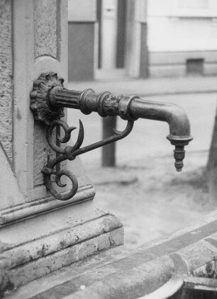 Brunnen; Darmstadt, Forstmeisterplatz