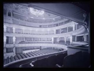 Neues Theater, Leipzig: Ansicht Zuschauerraum (siehe auch Inv. Nr. TBS 186)