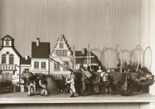 Kleinstadt mit Gespann : Kleinstadt mit Gespann. Holz, geschnitzt, bemalt (von Schache). Weihnachtsausstellung, Schneeberg 1938