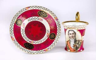 Kaffeetasse mit zugehöriger Untertasse