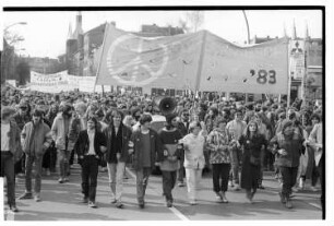 Kleinbildnegative: Friedensdemonstration "Ostermarsch '83", 1983