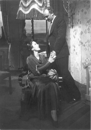 Nina. Komödie in drei Akten von Bruno Frank. Staatsschauspiel Dresden, Uraufführung 03.09.1931 : Alice Verden als Nina Breuer und Paul Hoffmann als Dr. Stefan Breuer