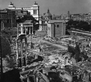 Rom. Forum Romanum. Blick zum Kapitol und zum Nationaldenkmal