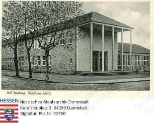 Neu-Isenburg, Pestalozzi-Schule / Außenansicht