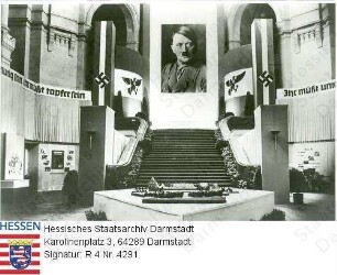 Hessen (Volksstaat), 1933 / Demonstration der SPD gegen die Nationalsozialisten 'Fegt Hessen frei vom Hakenkreuz' / Gruppenaufnahme