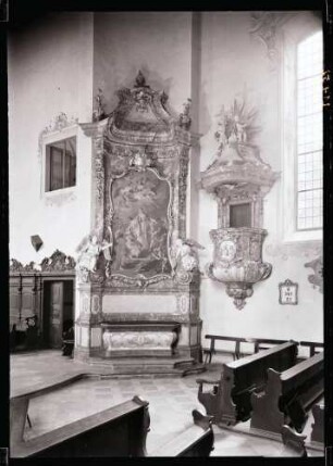Schloßkirche; Südlicher Seitenaltar mit Kanzel