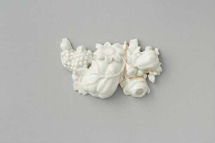 Früchte, Blüten und Blätter (Relief)