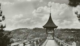 Bad Schandau, Personenaufzug zum Stadtteil Ostrau. Blick vom Zugangssteg zur oberen Haltestelle