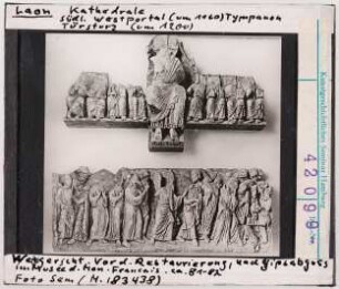 Laon, Kathedrale: südliches Westportal, Tympanon, Türsturz, Jüngstes Gericht, Gipsabguss Musée des Monuments francais, Paris