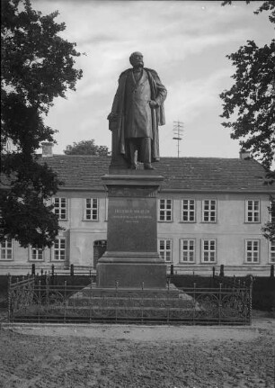 Denkmal des Großherzogs Friedrich Wilhelm von Mecklenburg