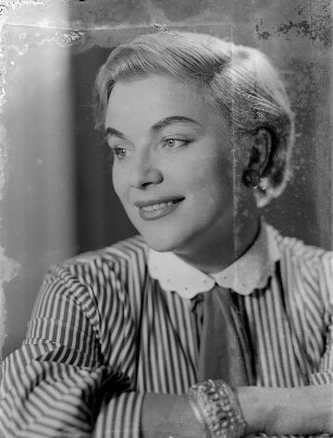Porträt der Kammersängerin Elisabeth Lindermeyer