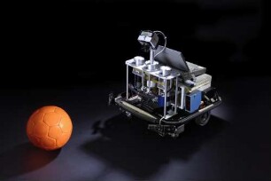 Fußball-Roboter der RoboCup Middle Size League