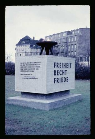 Mahnmal Reichskanzlerpl. 15.11.55.