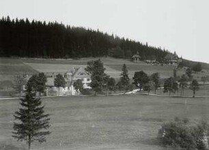 Rehefeld, Jägerhof, Ansicht von Südwesten mit dem ehemaligen Jagdschloss im Hintergrund