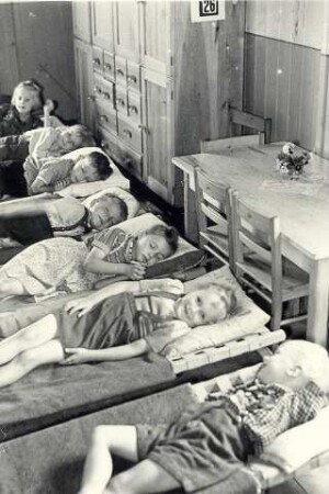 Kindergarten in Kreckwitz : Gesellschaftliche Volkskultur - staatliche und andere öffentliche Institutionen. Ort: Krakecy / Kreckwitz. Im Kindergarten.