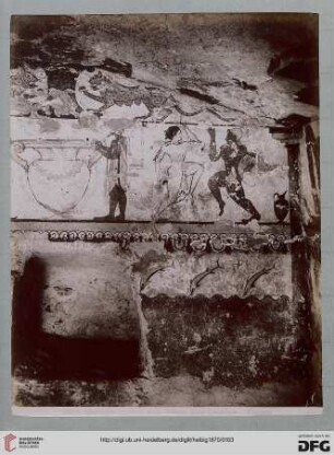 8626 Dettaglio frontone della Tomba delle Leonesse - Corneto