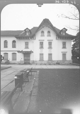 Dresden-Bühlau, Ullersdorfer Platz 1. Kurhaus Bühlau. Straßenfront (Teilansicht)
