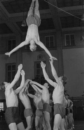 Turner der DHfK (Deutsche Hochschule für Körperkultur)