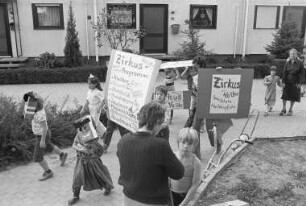 "Mobile Spielaktion" für Kinder in der Heidenstückersiedlung, organisiert vom Stadtjugendausschuss Karlsruhe