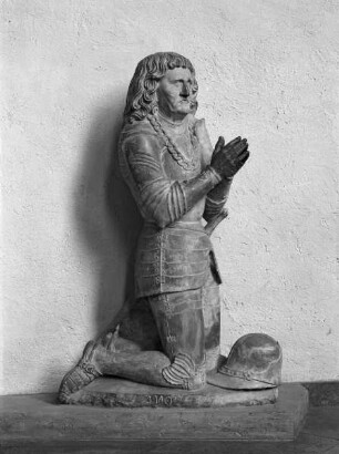 Grabmal des Hermann von Sachsenheim (Landhofmeister des Grafen Eberhard im Barte) — Betender Hermann von Sachsenheim