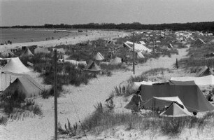 Ostseeküste. Zelte in den Dünen