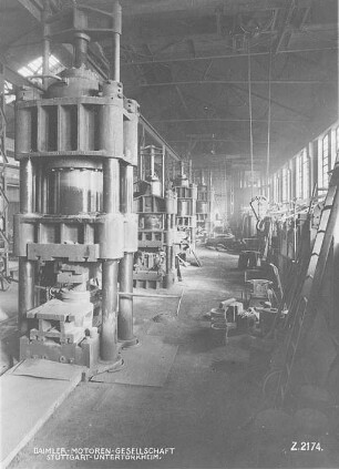 Hydraulische Rahmenpressen (Daimler) : Technikgeschichte | Maschinenbau | Verkehrswesen | Autowesen