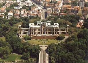Hansjakob, Gottfried; München; Westl. Vorplatz Maximilianeum - Luftbild Maximilianeum