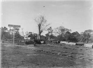 Bahnstation : Schienenstrecke und Bahnstation