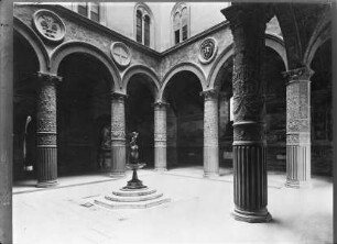 Palazzo Vecchio — Primo cortile