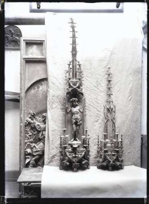 gotische Kirche 1421; Hochaltar-Aufsätze
