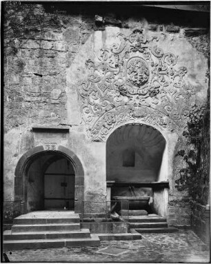 Zwingenberg Schloss Zwingenberg Innenhof - Detailaufnahme