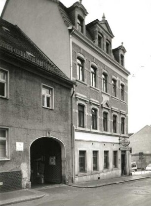 Radeberg, Pirnaer Straße 3. Wohnhaus mit Gaststätte "Gambrinus" (um 1895)