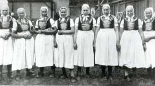 Ostersängerinnen aus Schleife : Volksmusik - Interpreten und Instrumente. Ort: Slepo / Schleife. Ostersängerinnen aus Schleife.