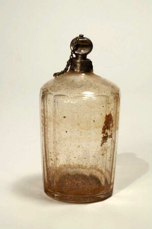 Flakon aus Parfumkasten