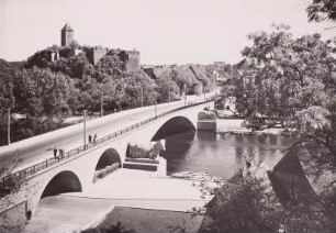 Halle, Giebichensteinbrücke : Halle (Saale). Giebichensteinbrücke gegen Burg und Dorf Giebichenstein