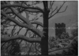 Turm im Schnee