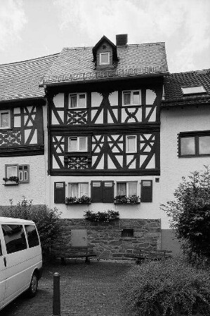 Wohnhaus; Weilrod, Vor dem Turm 5
