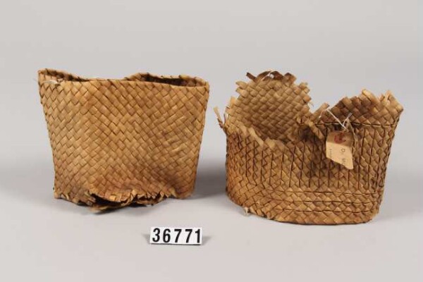 Basket with lid