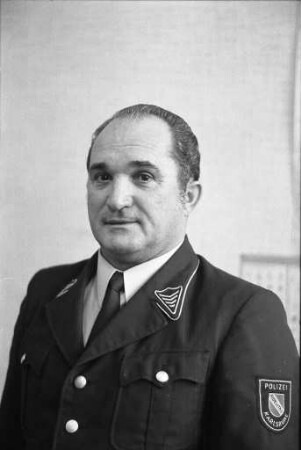 BNN-Interview mit Polizeihauptmeister Fritz Müller zu den neuen Ortsausgangschildern
